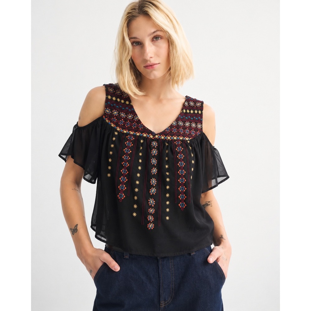 Abercrombie & Fitch Embroidered Black Cold Shoulder Blouse Size Medium NWT